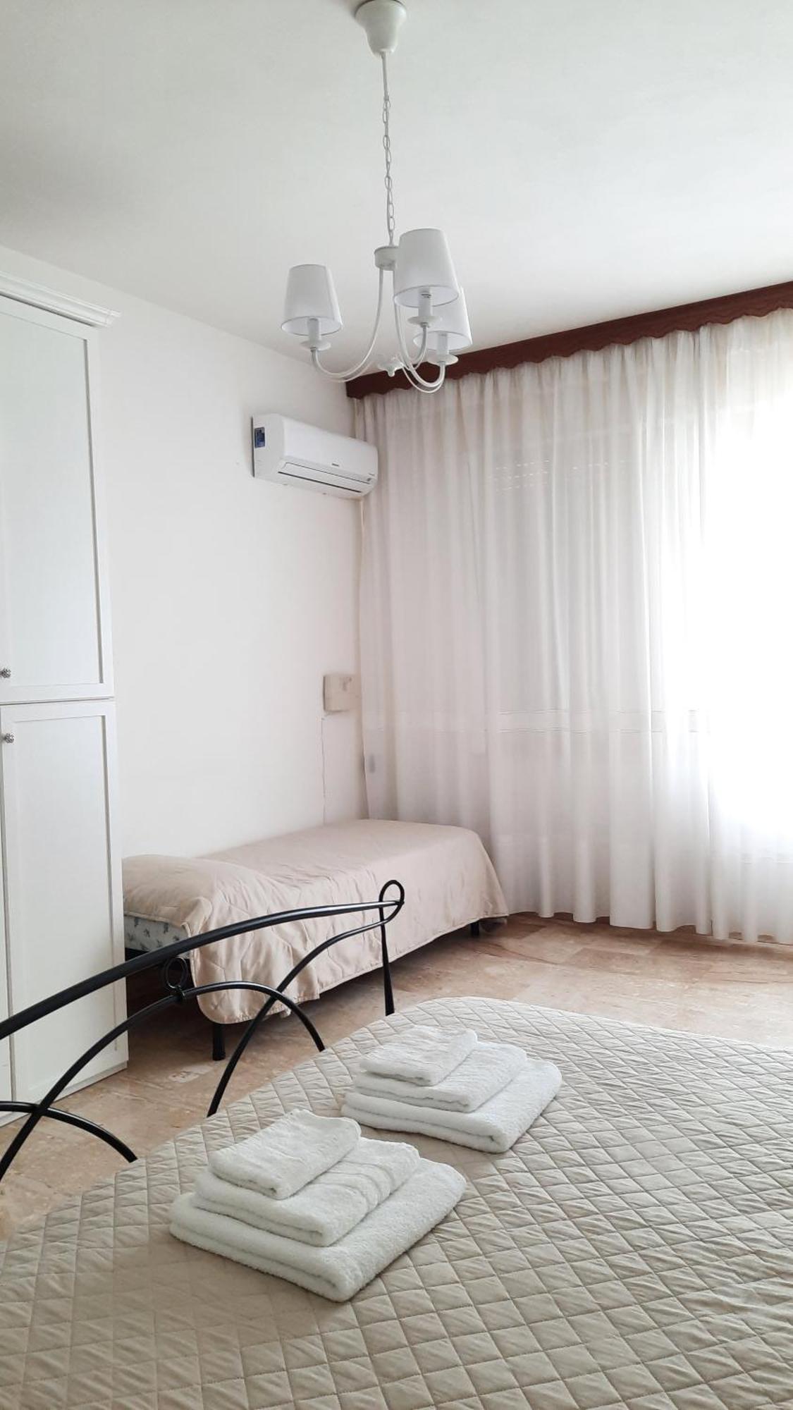 Domuspes Apartment Sedilo Bagian luar foto