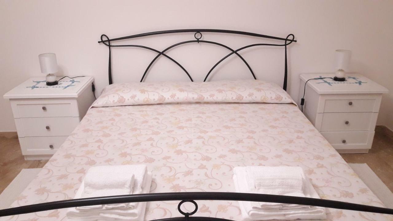 Domuspes Apartment Sedilo Bagian luar foto