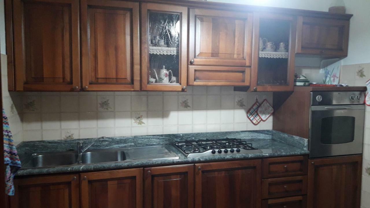 Domuspes Apartment Sedilo Bagian luar foto